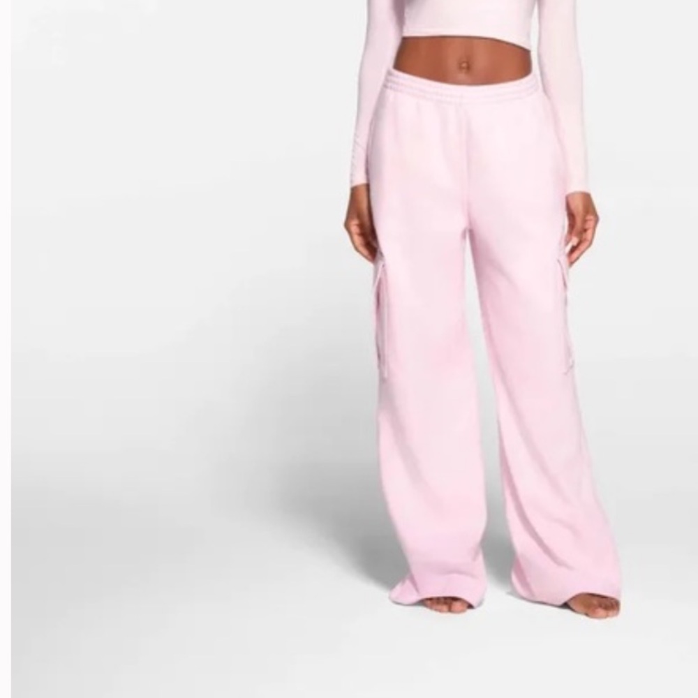 SKIMS Cotton Fleece Cargo Pants - Picture 1 of 6